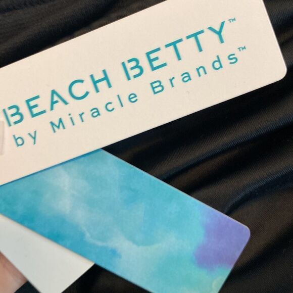 NWT- Black 𝅺beach Betty bikini bottoms with rouching - Picture 7 of 8